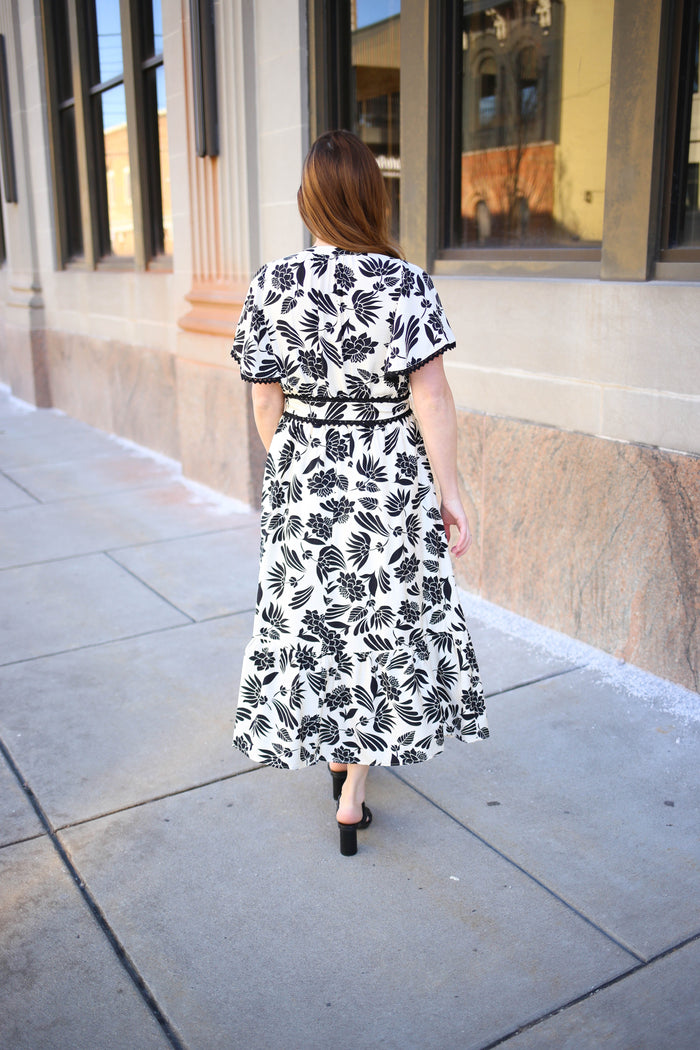 Black and White Print Scalloped Hem Dress | Alice