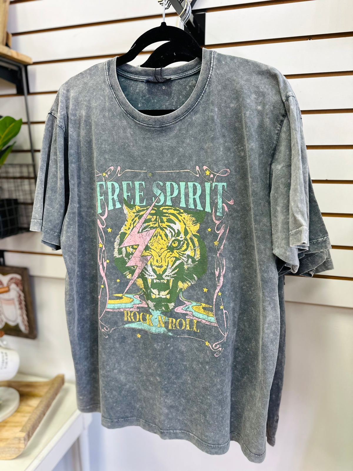 Free Spirit Rock n Roll Oversized Graphic Tee zutter