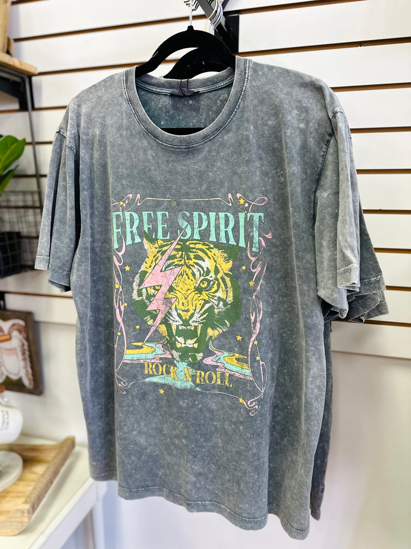Free Spirit Rock n Roll Oversized Graphic Tee zutter