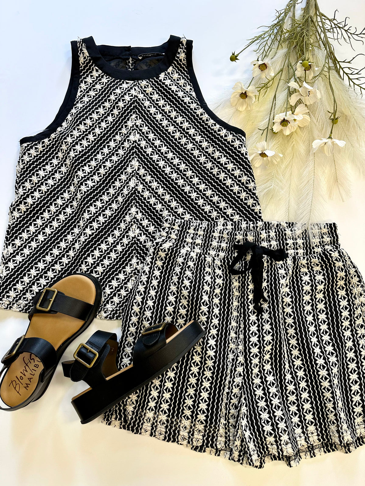 Black and Cream Stitch Detail Shorts | Boutique Elise Staccato