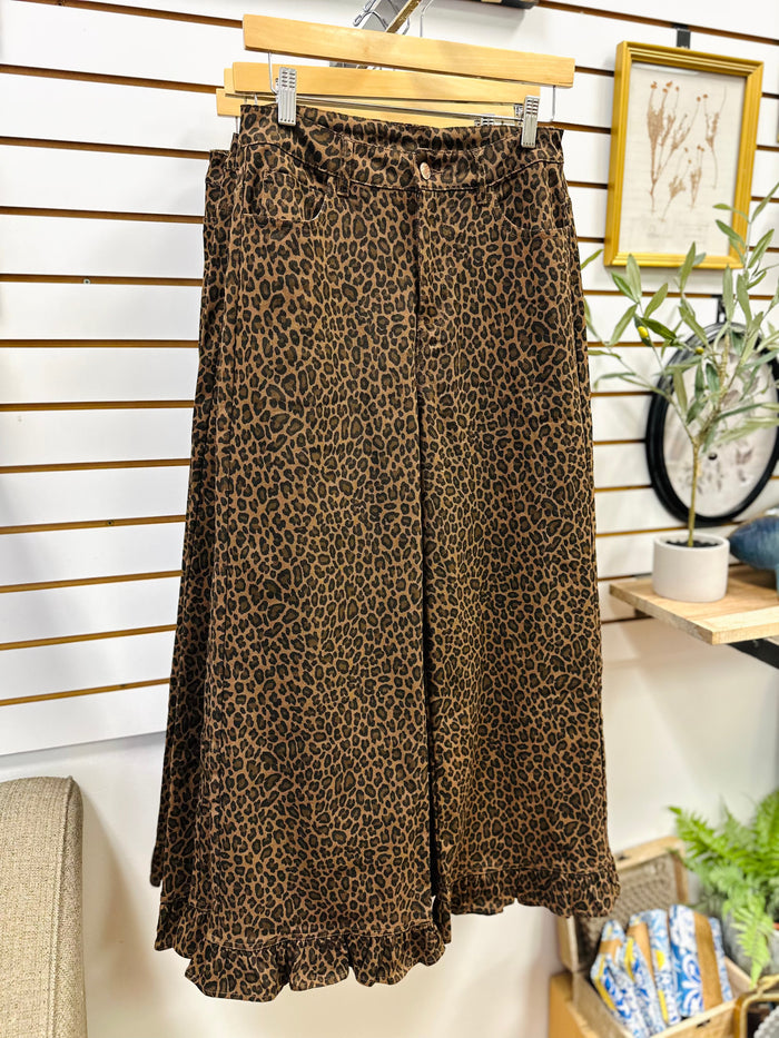 Animal Print Ruffle Hem Jeans | Jane Entro
