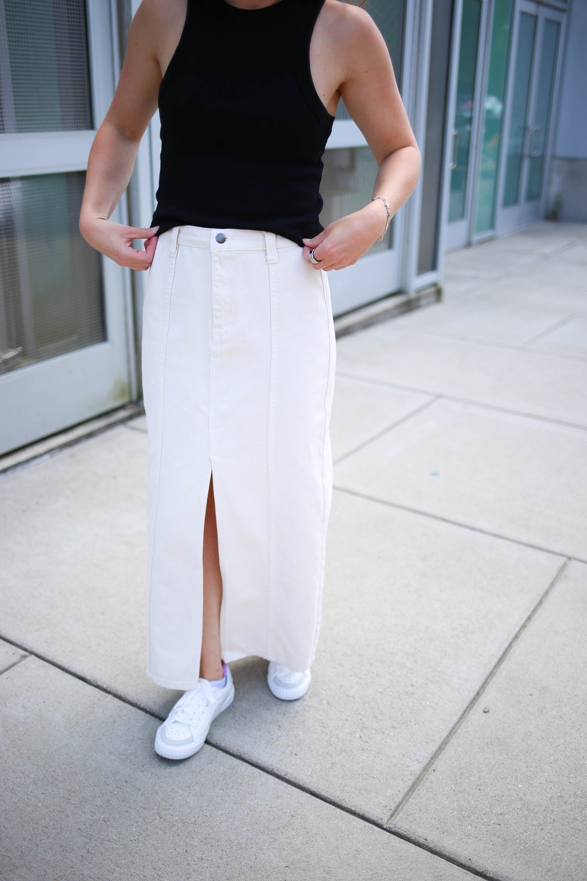Off White Split Front Denim Skirt | Boutique Elise | Jaycie Blu Pepper