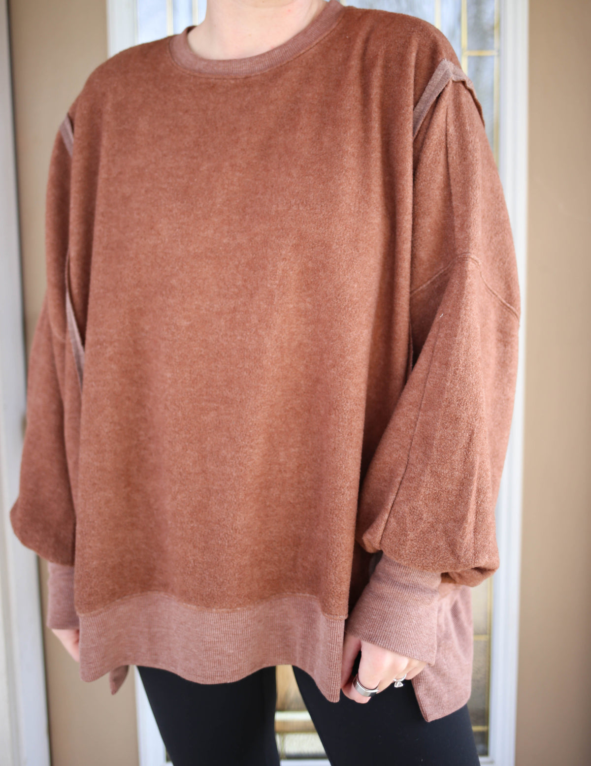 Cozy Fleece Hem Detail Chocolate Sweatshirt | Boutique Elise Hyfve