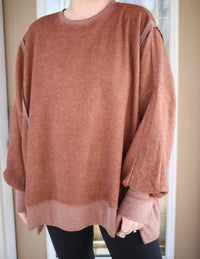 Cozy Fleece Hem Detail Chocolate Sweatshirt | Boutique Elise Hyfve