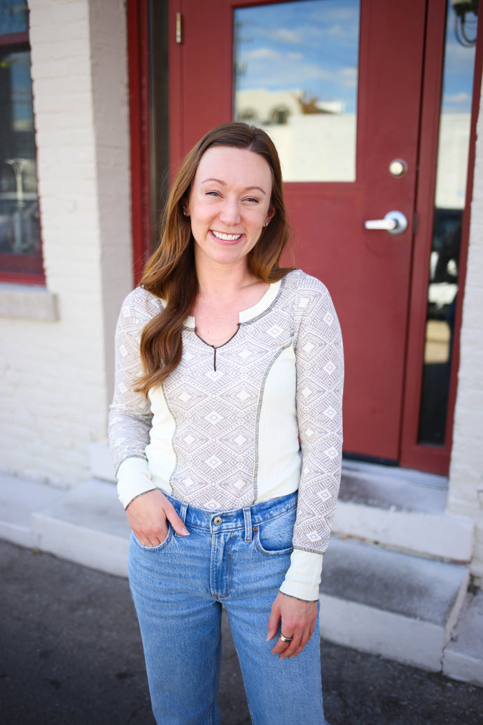 Grey and Cream Print Long Sleeve | Boutique Elise | Gracen oli hali