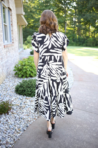 Black and White Abstract Print Maxi Dress | Jade Jodifl