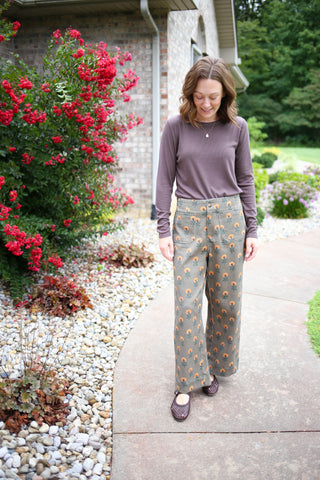 Olive Sunflower Print Crop Pants | Sunny Jodifl