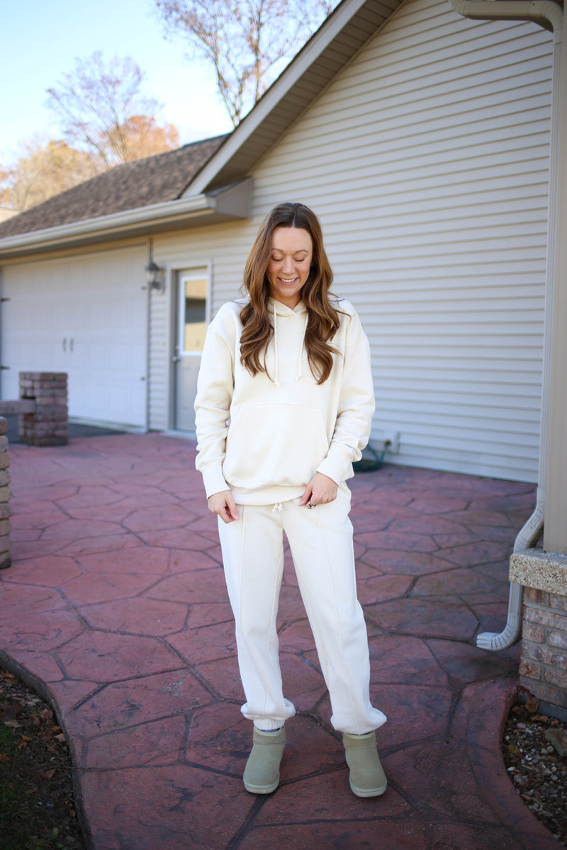 Womens Cozy Cream Sweatpants | Boutique Elise | Jaylen Hyfve