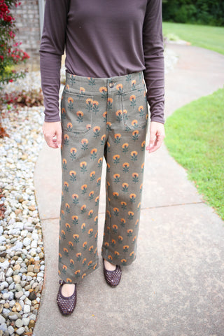Olive Sunflower Print Crop Pants | Sunny Jodifl