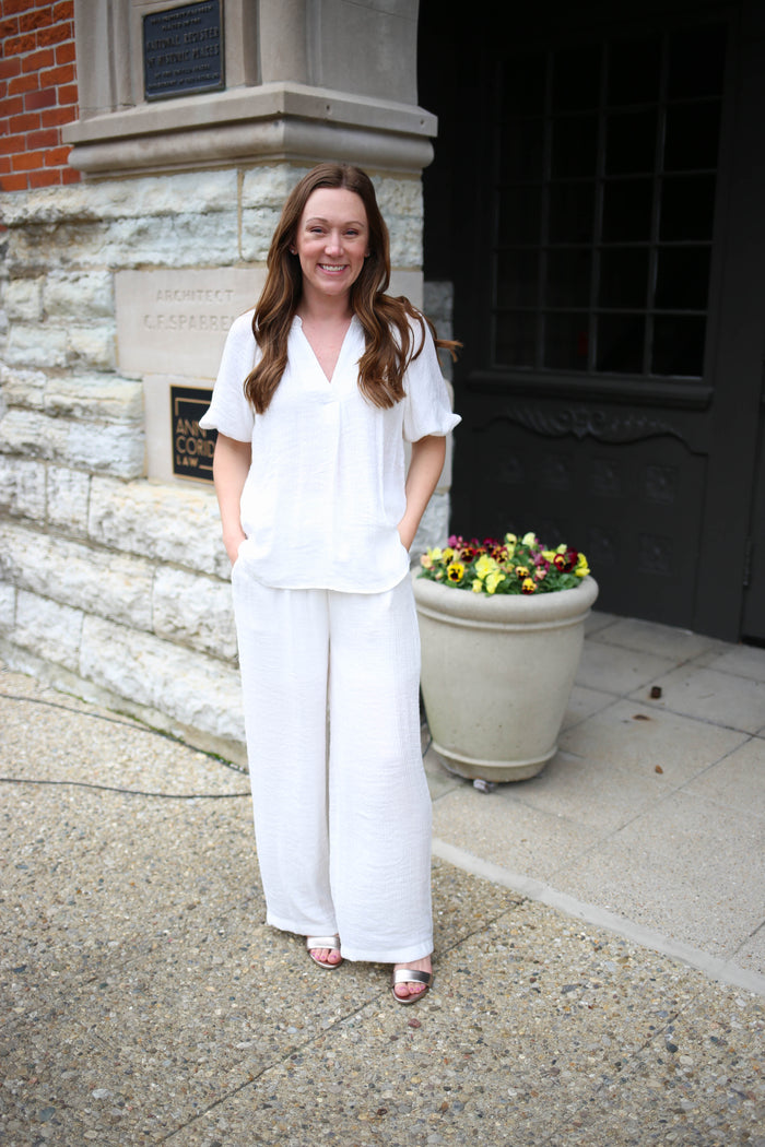 White V-Neckline Short Sleeve Top | Boutique Elise | Whitney Blu Pepper