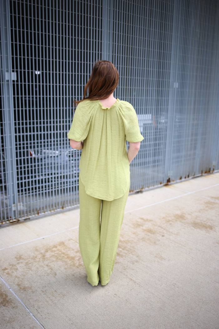 Light Lime Lightweight Pants | Boutique Elise | Lola Blu Pepper