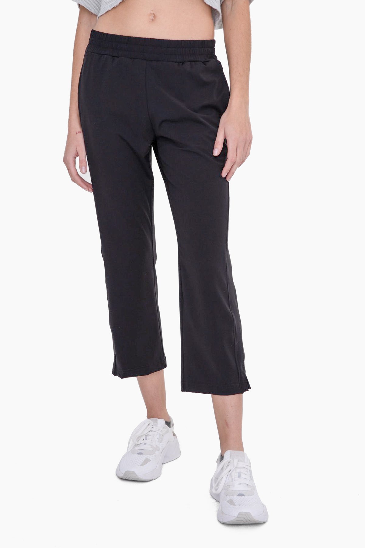 Black Capri Active Pant | Boutique Elise | Allie Mono b