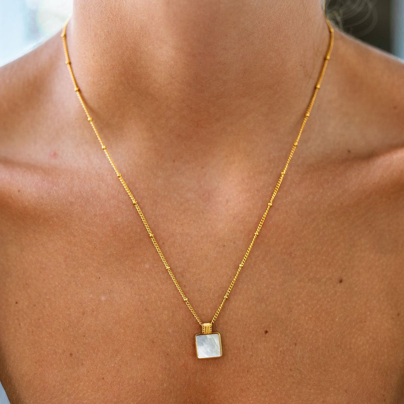 Endlessly Creating Necklace Alco