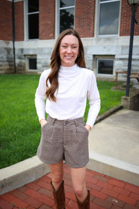 Brown Houndstooth Tailored Shorts | Boutique Elise | Tessa Hyfve