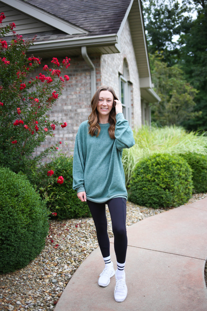 Hunter Green Soft Fleece Long Sleeve Lightweight Sweatshirt | Boutique Elise Hyfve